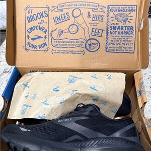 Brooks Adrenaline GTS 23 Black and Gray Athletic Shoes